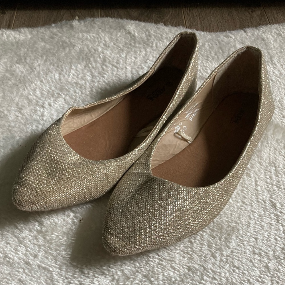 ☀️Gold Flats☀️ - Picture 2 of 3